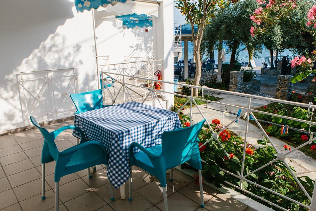 Aparthotel Μeltemi Glífa Exterior foto